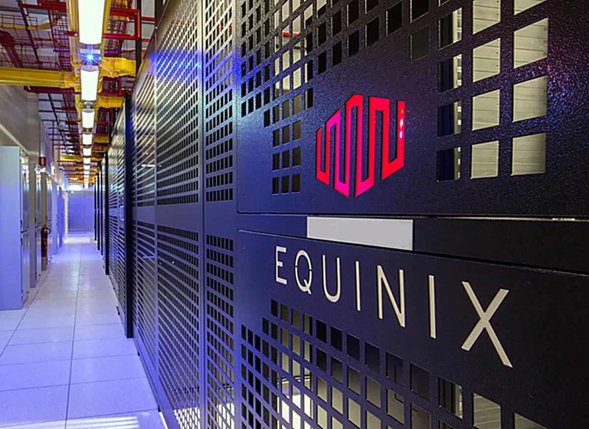 Equinix colocation facility where Mecamac delivered mission-critical MEP works