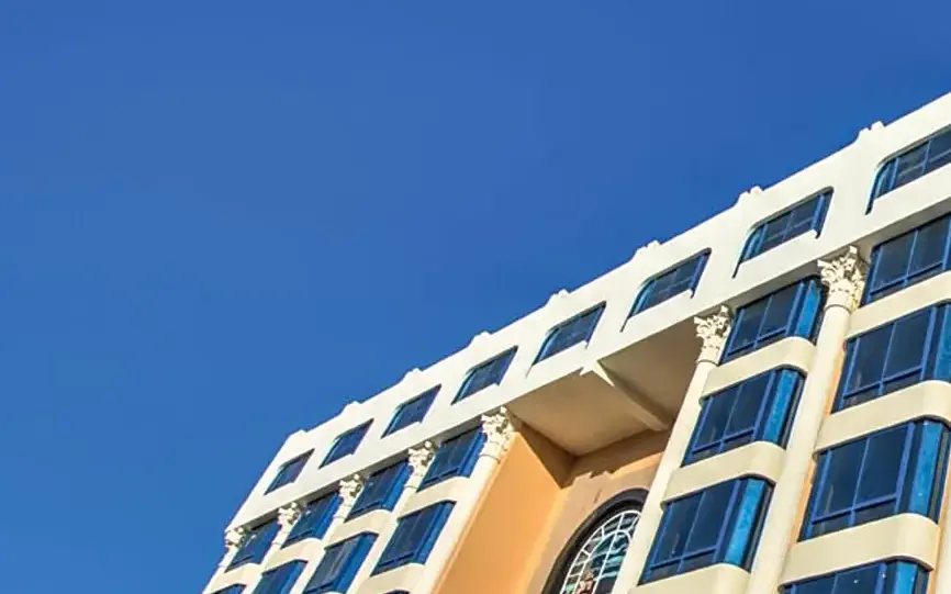 Qurum commercial office complex delivered by Mecamac